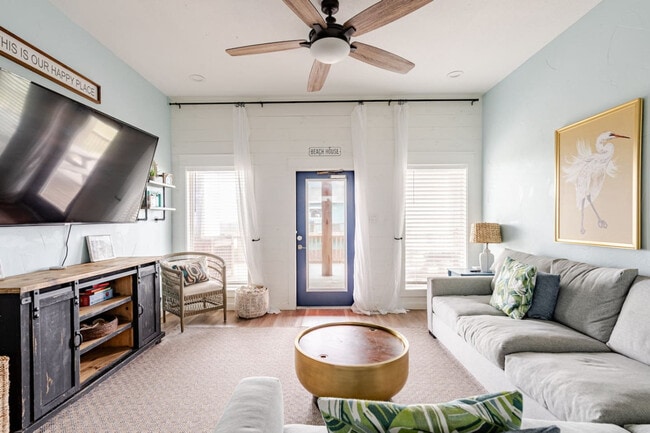 Building Photo - 994 Dolly St Unit ID1223247P