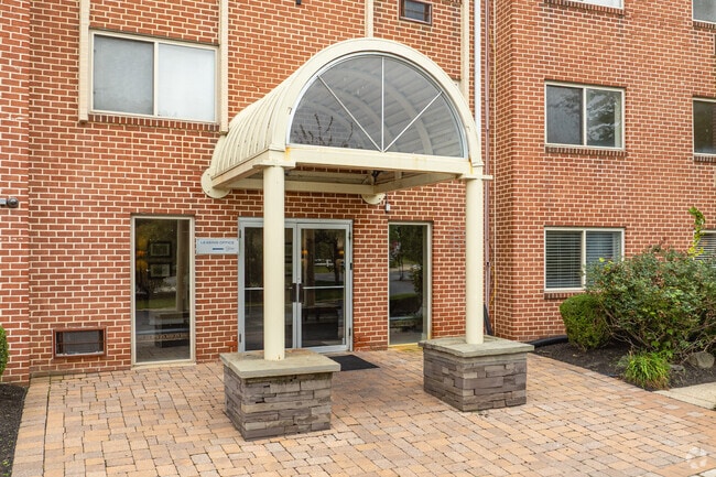 Entrance - Stratford Apartments