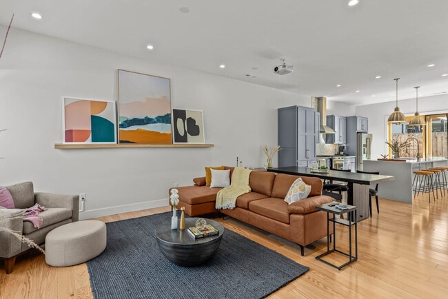 Photo - 707 SE A St Unit ID1241300P