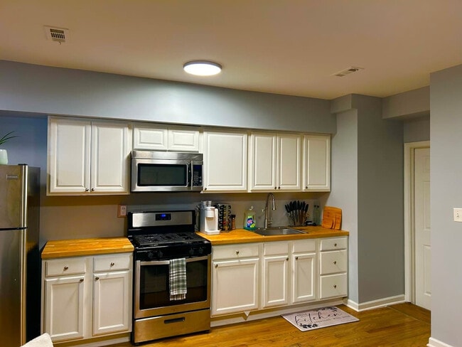 Photo - 1255 Raum St NE Unit ID1388292P