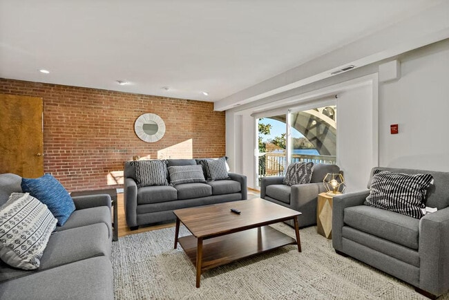 Photo - 3303 Water St NW Unit ID1395461P