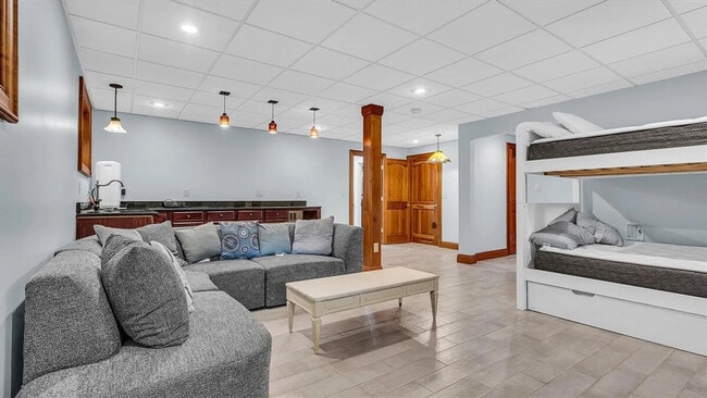 Building Photo - 21 Hemlock Point Rd Unit ID1255657P