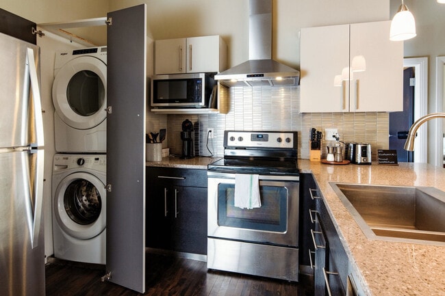 Photo - 225 E Michigan St Unit SI ID1379061P
