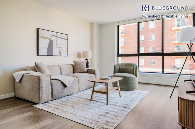 Building Photo - 3444 Fairfax Dr Unit FL8-ID1215