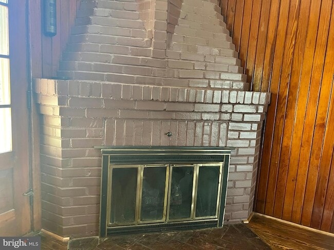Photo - 171 N River Dr