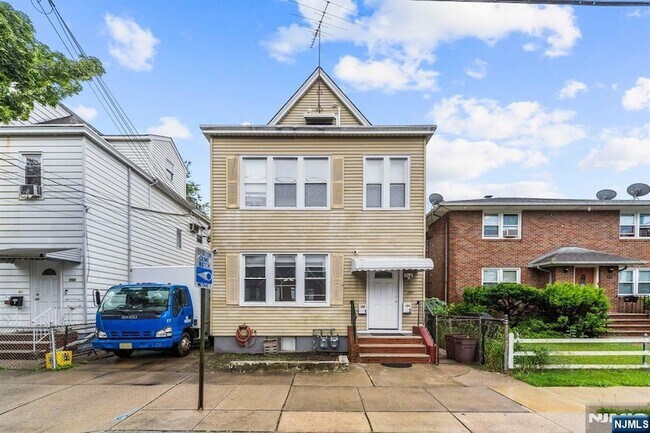 Building Photo - 105 Van Riper Ave Unit 1