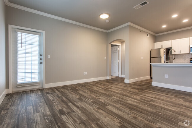 1 Br, 608 SF, Living Space - Rosemary