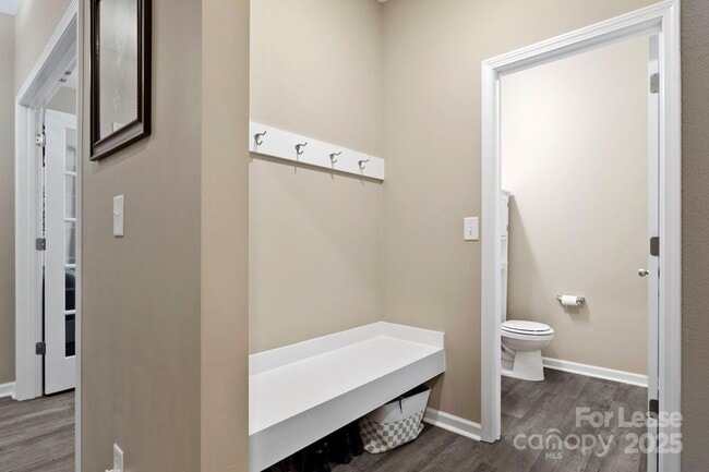 Photo - 467 Switch St