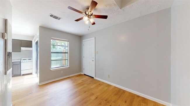 Photo - 725 Peppertree Dr Unit 1