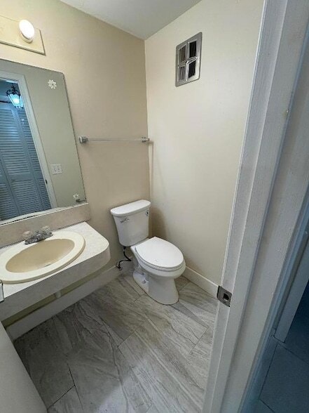 Photo - 51 Waltham E