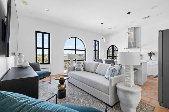 Building Photo - 2701 Bumble Bee Dr Unit ID1262279P