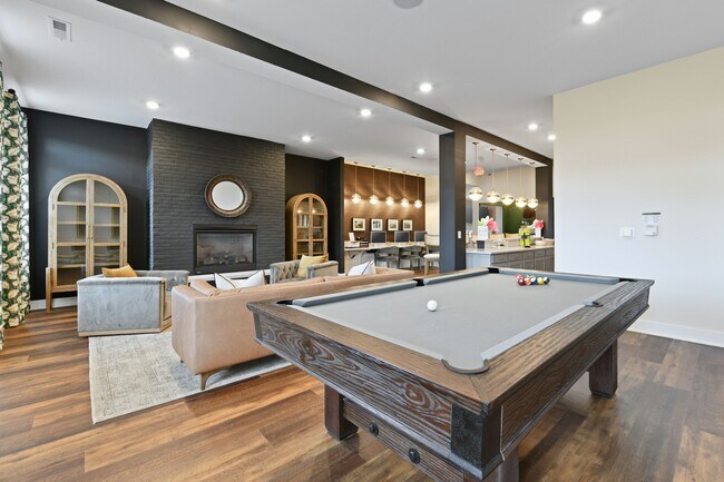 Photo - Valencia on Avery