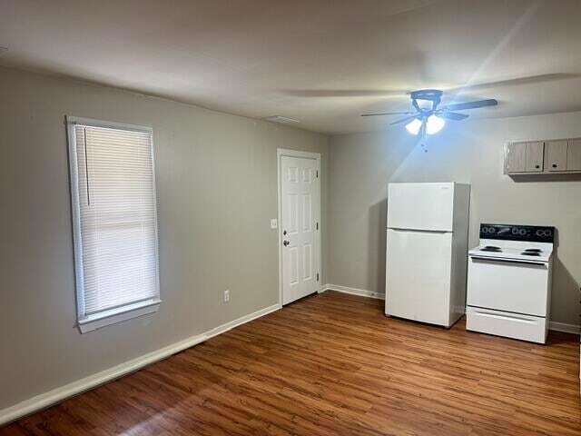 Photo - 257 SE Bell St