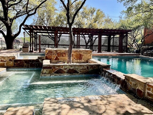 Building Photo - 3615 W Northgate Dr Unit 223K
