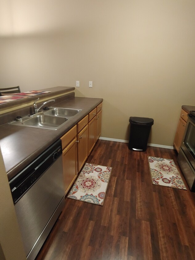 Floor Plan - Main J (Furnished)