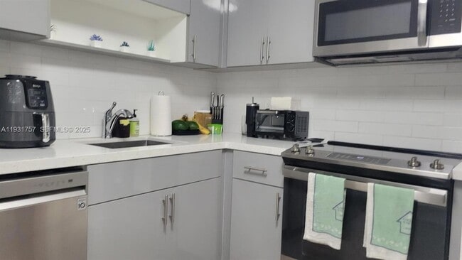 Photo - 4158 Inverrary Dr Unit 409