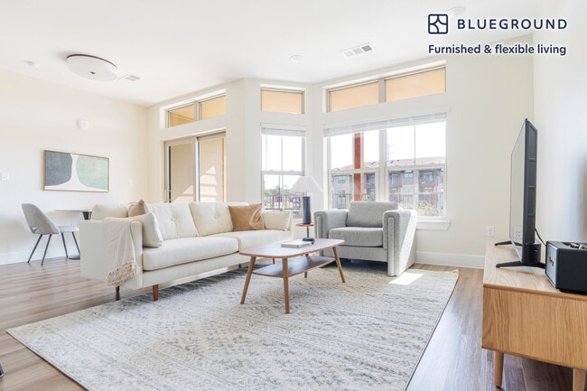 Building Photo - 1501 W Howard Ln Unit FL1-ID359