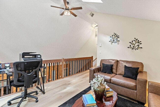 Photo - 2174 Lakeview Dr E Unit ID1302382P