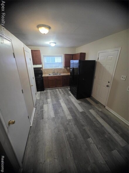 Photo - 8656 Nightingale St