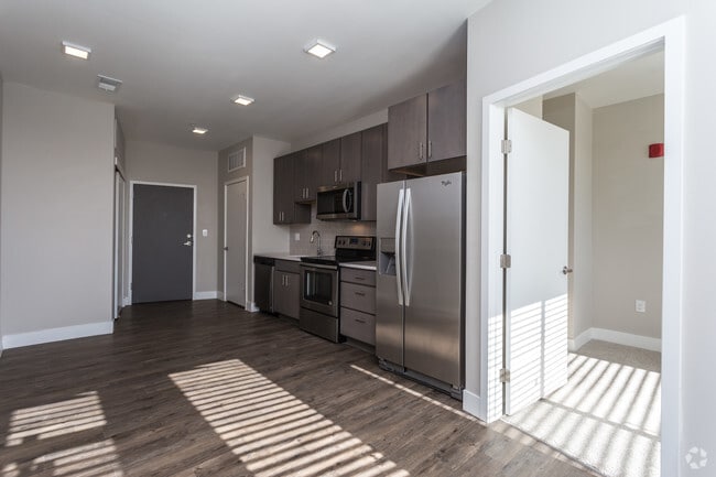 1BR, 1BA - 500 SF - 2525 Eliot Street Apartments