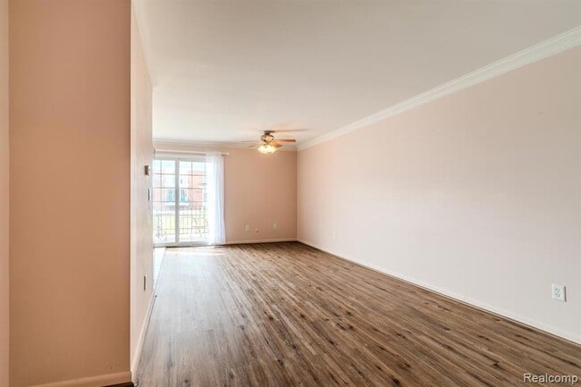 Photo - 474 Fox Hills Dr S Unit 2