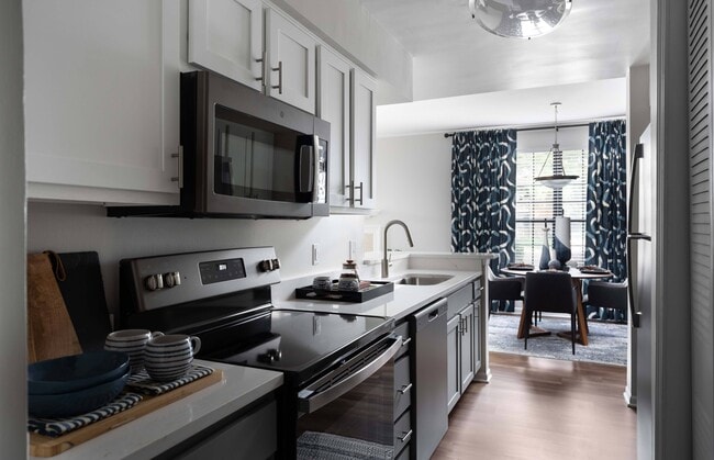 Photo - Willow Lake Apartments