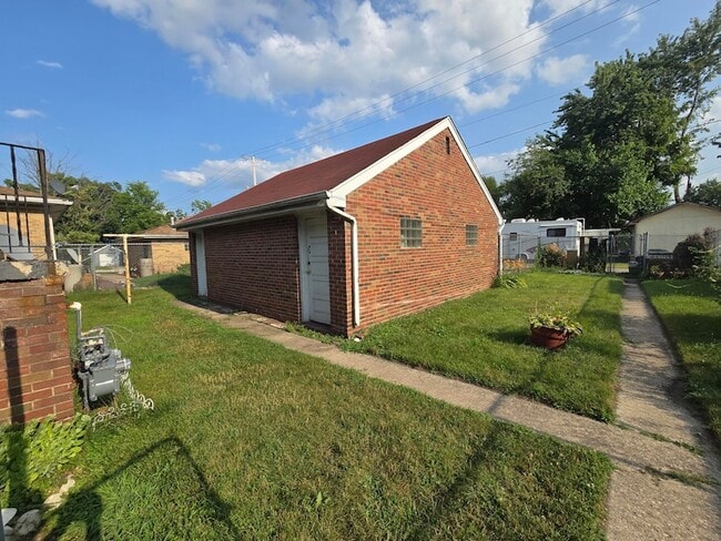 Photo - 535 E 43rd Ave