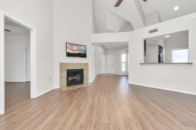 Photo - 4144 Greystone Way Unit 703