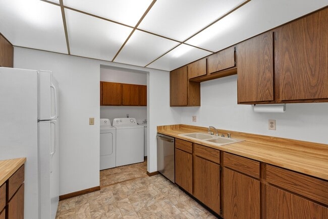 Photo - 516 Marshall Ct