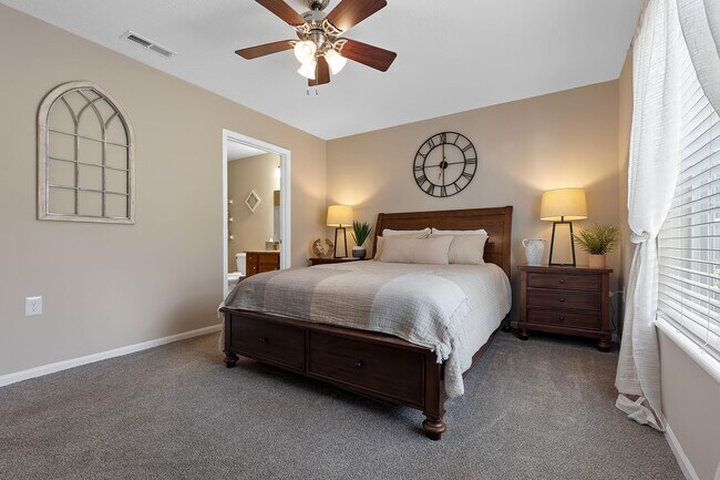 Photo - Redwood Brownstown Telegraph Road