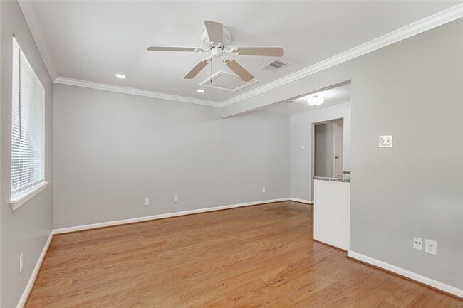 Photo - 4931 Junius St Unit 8