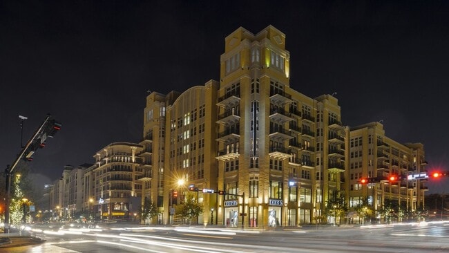 Building Photo - Arrive River Oaks