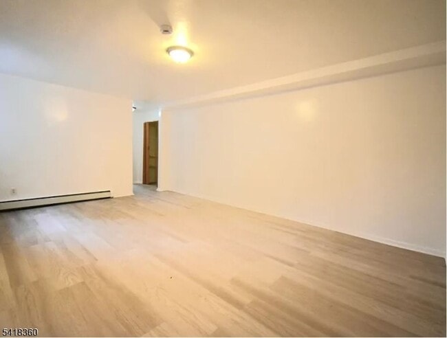 Building Photo - 58 Underwood St Unit A4