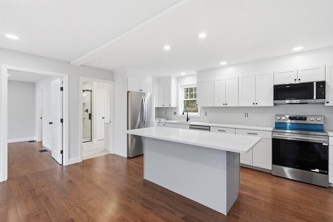 Photo - 24 Daytona St