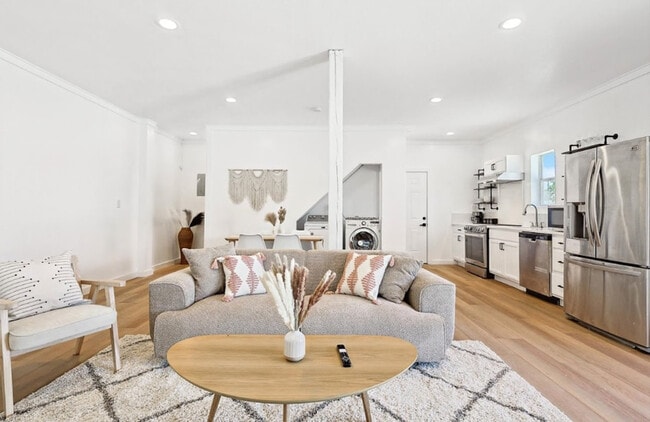 Photo - 3322 Darby Ln Unit ID1056456P