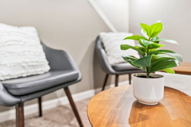 Building Photo - 185 Heights Ave Unit ID1341846P