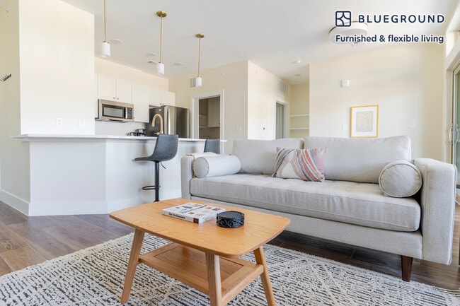 Photo - 1501 W Howard Ln Unit FL2-ID357