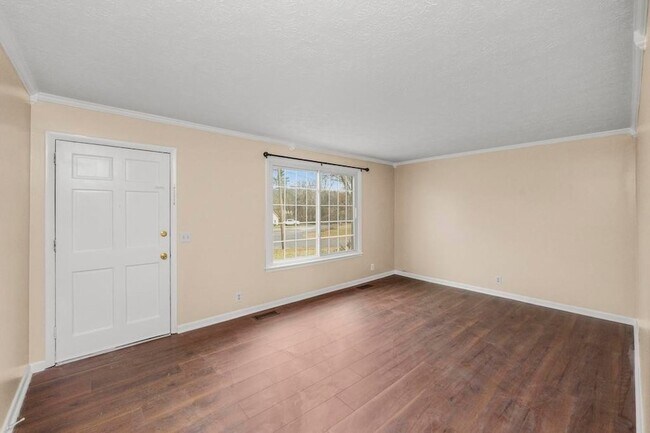 Photo - 703 Lucien Dr