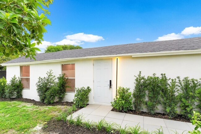 Photo - 107 SW 4th Ave