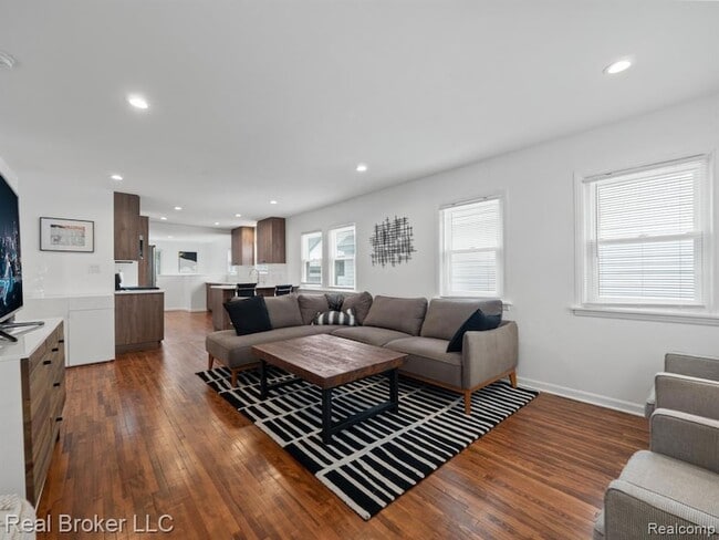 Photo - 1428 Bennaville Ave