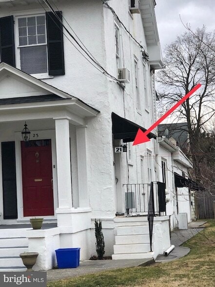 Photo - 21 S Stewart St