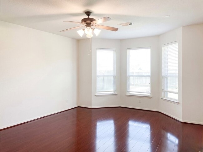 Photo - 2032 Creek Shore Ln