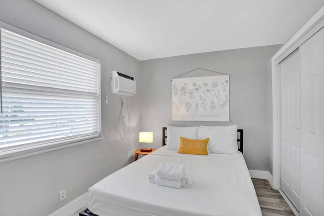 Photo - 50 Davie Blvd Unit SI FL2-ID1503960P