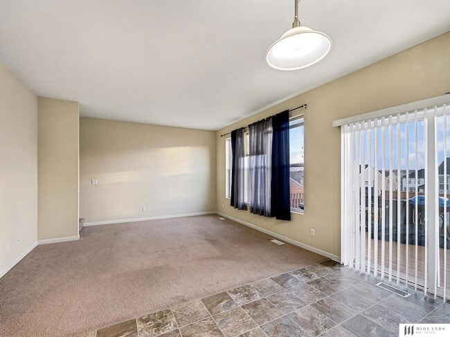 Photo - 8417 S 65th St