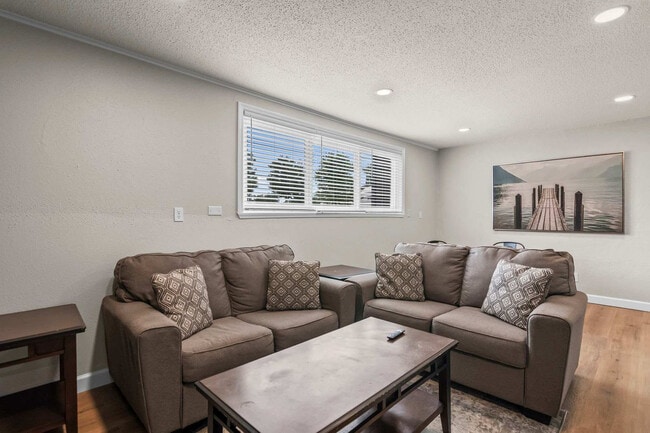Building Photo - 2309 Cherry Hills Dr Unit SI FL1-ID1553493P