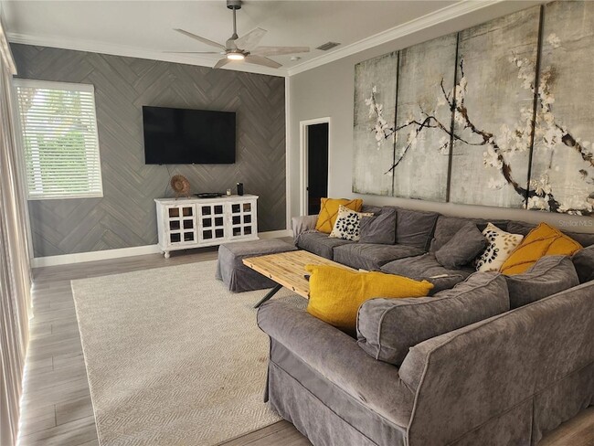 Photo - 5274 Far Oak Cir