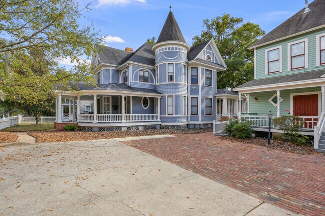 Photo - 715 SE 2nd Ave Unit ID1359135P