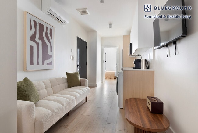 Building Photo - 940 1st Ave Unit SI FL4-ID2212