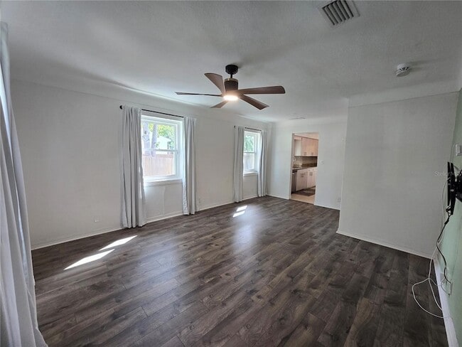 Photo - 6001 Cedar St NE
