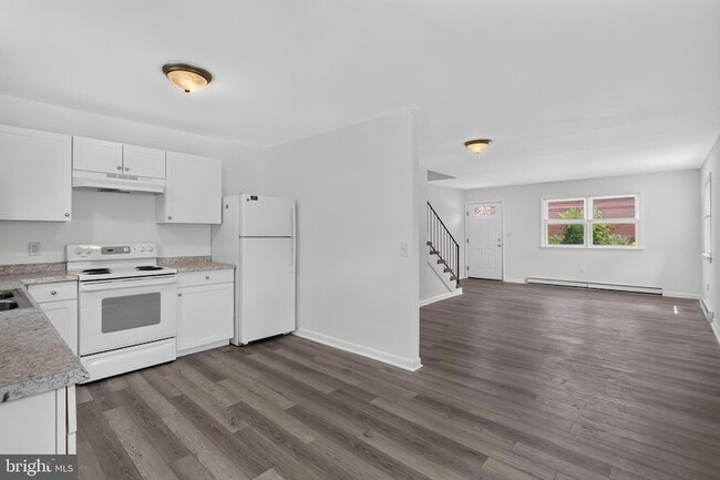 Photo - 351 Calvert St